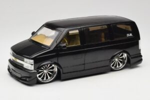 Chevrolet Astro Van Tuned Čierny Jada 1:18 63122 Kov
