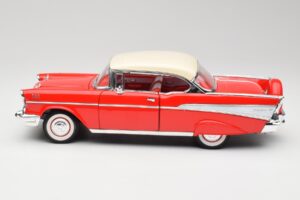Chevrolet Bel Air Matador Červený & India Slonová Kosť Road Legends 1:18 92109 Kov – obrázok 4 z 8