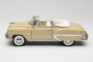 Chevrolet Bel Air Kabriolet Krémový Sun Star 1:18 1623 Kov – obrázok 4 z 8