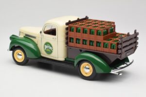 Chevrolet Brasseur Perrier Delivery Van Zelený Solido 1:18 203243 Kov – obrázok 7 z 8