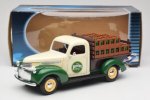 Chevrolet Brasseur Perrier Delivery Van Zelený Solido 1:18 203243 Kov – obrázok 8 z 8