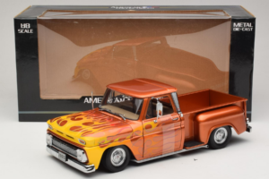 Chevrolet C-10 Stepside Pickup Lowrider Oranžový s Plameňom Sun Star 1:18 1392 Kov – obrázok 6 z 6