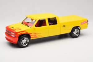 Chevrolet C2500 Silverado Pussy Wagon From Kill Bill Žltý GreenLight 1:18 19015 Kov