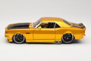 Chevrolet Camaro Z/28 Zlatý Maisto 1:18 31066 Kov – obrázok 4 z 8