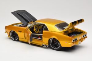 Chevrolet Camaro Z/28 Zlatý Maisto 1:18 31066 Kov – obrázok 5 z 8
