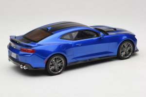 Chevrolet Camaro ZL1 Gen 6 Modrý GT Spirit 1:18 GT177 Živica – obrázok 2 z 6