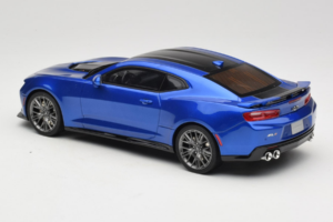 Chevrolet Camaro ZL1 Gen 6 Modrý GT Spirit 1:18 GT177 Živica – obrázok 5 z 6