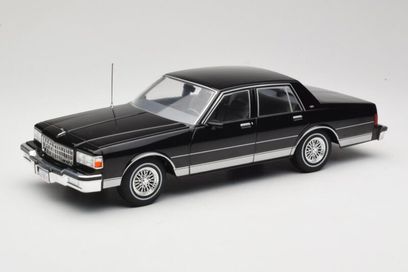 Chevrolet Caprice Čierny MCG 1:18 MCG18113 Kov