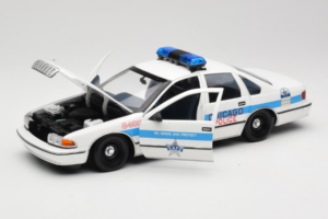 Chevrolet Caprice Chicago Polícia UT Models 1:18 180142096 Kov – obrázok 2 z 8