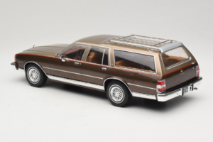 Chevrolet Caprice Estate Wagon Beige MCG 1:18 MCG18476 Kov – obrázok 5 z 6