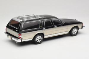 Chevrolet Caprice Estate Wagon Strieborný & Šedý MCG 1:18 MCG18478 Kov – obrázok 2 z 6