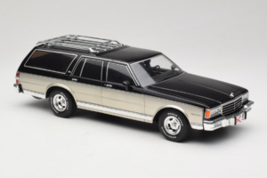 Chevrolet Caprice Estate Wagon Strieborný & Šedý MCG 1:18 MCG18478 Kov – obrázok 4 z 6