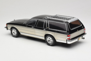 Chevrolet Caprice Estate Wagon Strieborný & Šedý MCG 1:18 MCG18478 Kov – obrázok 5 z 6