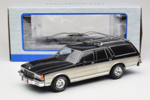 Chevrolet Caprice Estate Wagon Strieborný & Šedý MCG 1:18 MCG18478 Kov – obrázok 6 z 6
