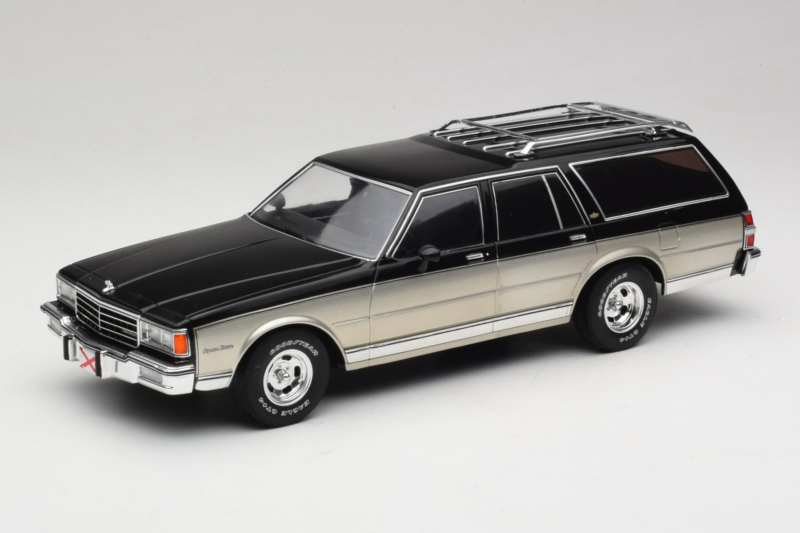 Chevrolet Caprice Estate Wagon Strieborný & Šedý MCG 1:18 MCG18478 Kov