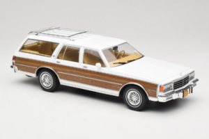 Chevrolet Caprice Estate Wagon Biely MCG 1:18 MCG18475 Kov – obrázok 4 z 6