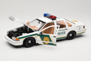 Chevrolet Caprice Metro Dade Polícia UT Models 1:18 21024 Kov – obrázok 2 z 8