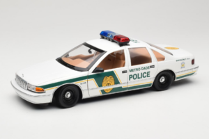 Chevrolet Caprice Metro Dade Polícia UT Models 1:18 21024 Kov