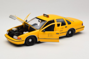 Chevrolet Caprice NYC Taxi UT Models 1:18 180142095 Kov – obrázok 2 z 8