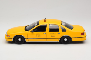Chevrolet Caprice NYC Taxi UT Models 1:18 180142095 Kov – obrázok 4 z 8