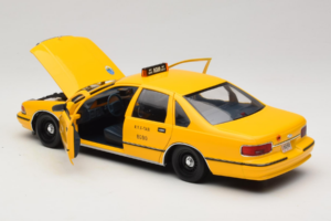 Chevrolet Caprice NYC Taxi UT Models 1:18 180142095 Kov – obrázok 5 z 8
