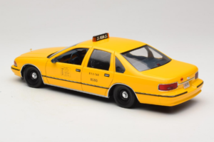 Chevrolet Caprice NYC Taxi UT Models 1:18 180142095 Kov – obrázok 7 z 8