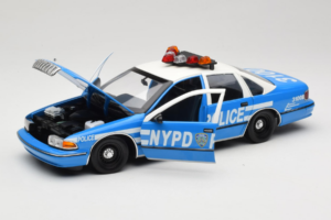 Chevrolet Caprice New York Polícia UT Models 1:18 180142097 Kov – obrázok 2 z 8