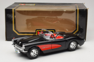 Chevrolet Corvette C1 Čierny & Červený Bburago 1:18 3034-M1 Kov – obrázok 8 z 8
