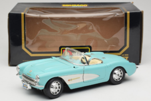 Chevrolet Corvette C1 Modrý & Biely Bburago 1:18 3024-M2 Kov – obrázok 8 z 8
