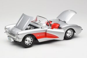 Chevrolet Corvette C1 Strieborný & Červený Bburago 1:18 3024-M1 Kov – obrázok 2 z 8