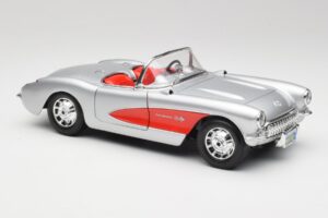 Chevrolet Corvette C1 Strieborný & Červený Bburago 1:18 3024-M1 Kov – obrázok 6 z 8