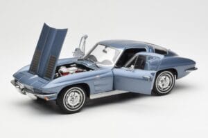 Chevrolet Corvette C2 Modrosivý Metalický AUTOart 1:18 71182 Kov – obrázok 2 z 8
