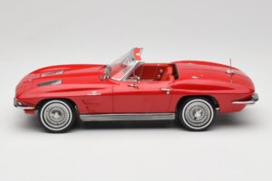 Chevrolet Corvette C2 Sting Ray Kabriolet Riverside Red Norev 1:18 189056 Kov – obrázok 3 z 6