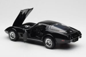 Chevrolet Corvette C3 Čierny UT Models 1:18 21071 Kov – obrázok 5 z 8