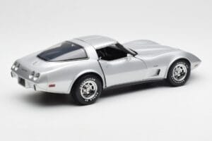 Chevrolet Corvette C3 Strieborný UT Models 1:18 21072 Kov – obrázok 3 z 8