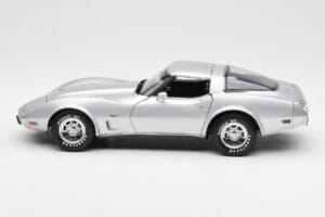 Chevrolet Corvette C3 Strieborný UT Models 1:18 21072 Kov – obrázok 4 z 8