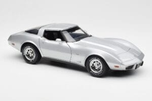 Chevrolet Corvette C3 Strieborný UT Models 1:18 21072 Kov – obrázok 6 z 8