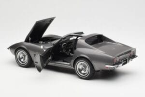 Chevrolet Corvette C3 Spider Laguna Šedý Metalický AUTOart 1:18 71173 Kov – obrázok 5 z 8