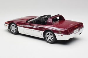 Chevrolet Corvette C4 Indy 500 Pace Car Maisto 1:18 56011 Kov – obrázok 7 z 8