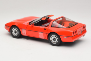 Chevrolet Corvette C4 Larry Sellers Big Lebowski Movie Car GreenLight 1:18 13533 Kov – obrázok 5 z 6