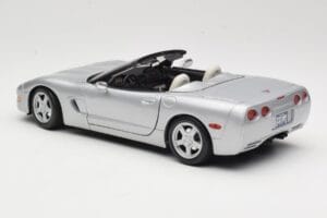 Chevrolet Corvette C5 Kabriolet Strieborný Maisto 1:18 50317 Kov – obrázok 7 z 8