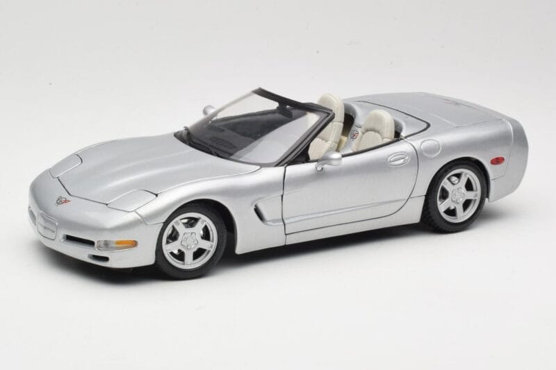 Chevrolet Corvette C5 Kabriolet Strieborný Maisto 1:18 50317 Kov
