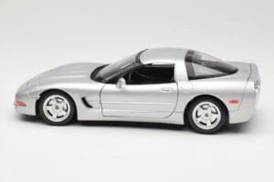 Chevrolet Corvette C5 Strieborný Bburago 1:18 3056 Kov – obrázok 4 z 8