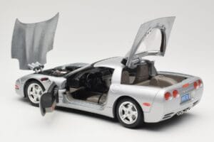 Chevrolet Corvette C5 Strieborný Bburago 1:18 3056 Kov – obrázok 5 z 8