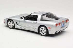Chevrolet Corvette C5 Strieborný Bburago 1:18 3056 Kov – obrázok 7 z 8