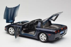 Chevrolet Corvette C5 Nassau Modrý Bburago 1:18 30166 Kov – obrázok 5 z 8