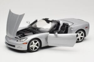 Chevrolet Corvette C6 Kabriolet Strieborný Hot Wheels 1:18 B6052 Kov – obrázok 2 z 8
