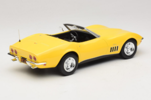 Chevrolet Corvette C3 Kabriolet Daytona Yellow Norev 1:18 189039 Kov – obrázok 2 z 6