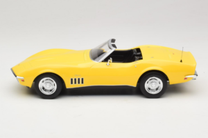 Chevrolet Corvette C3 Kabriolet Daytona Yellow Norev 1:18 189039 Kov – obrázok 3 z 6