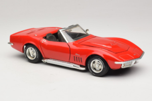 Chevrolet Corvette C3 Kabriolet Červený Revell 1:18 8833-P1 Kov – obrázok 6 z 8